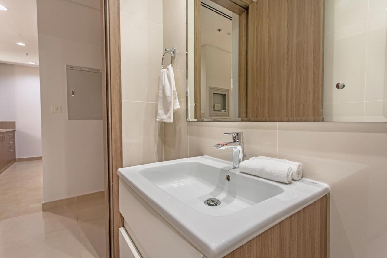 Live Here, Enjoy Waters Of Arabian Gulf Ras al-Khaimah Exterior photo